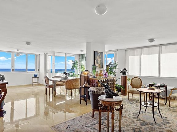 5th image of 59 Kings Ct #1002