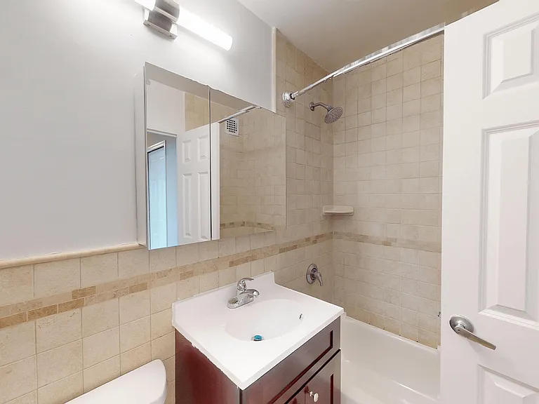 80 N Moore St #8034H — Photo 9