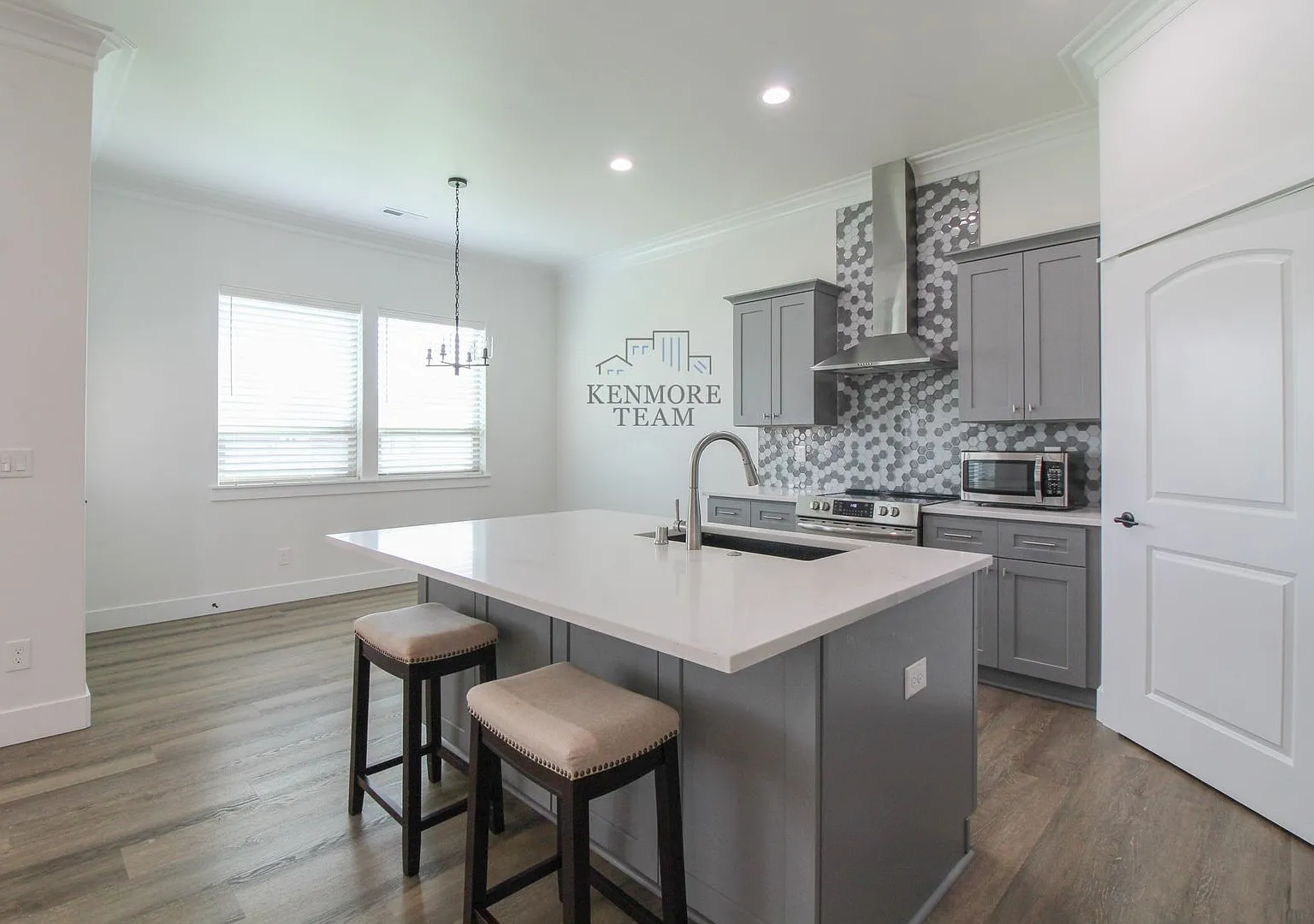 3 Bedroom, 2 Bath Home in Richland — Photo 2