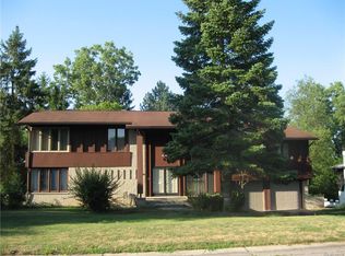 3293 Woodview Lake Rd, West Bloomfield, MI 48323