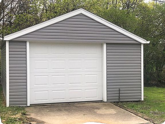 2nd image of 516 Lynn Dr