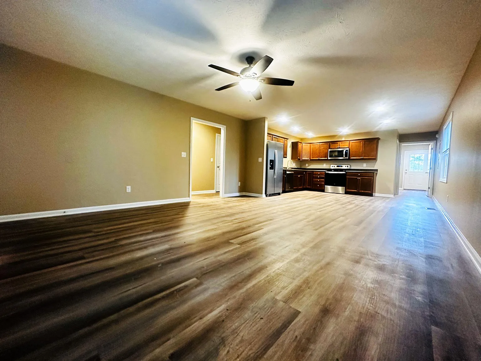 3 bed, 1524 sqft, $1,825 — Photo 2