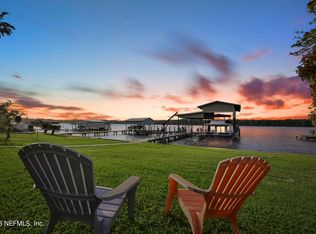 136 Beechers Point Dr, Welaka, FL 32193