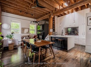 8 Bartlett Ave #2, Toronto, ON M6H 3E6