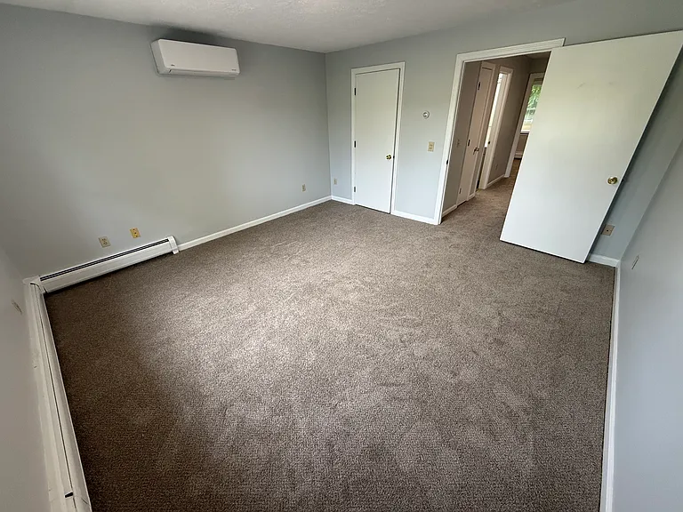 90-92 Elm St #3 — Photo 12