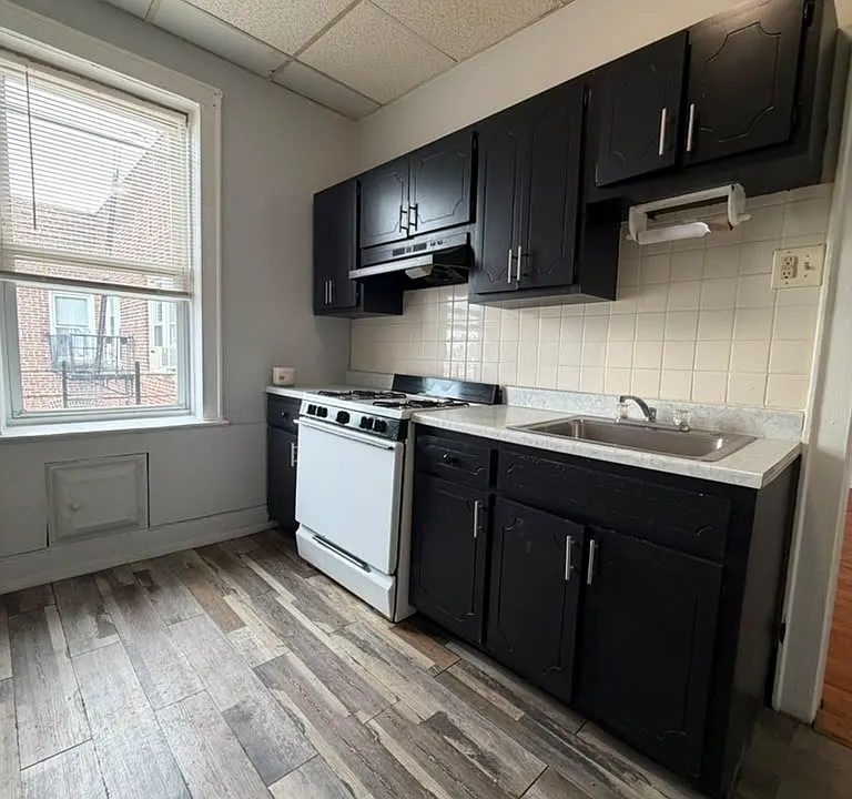 5 Kelly Pkwy #404