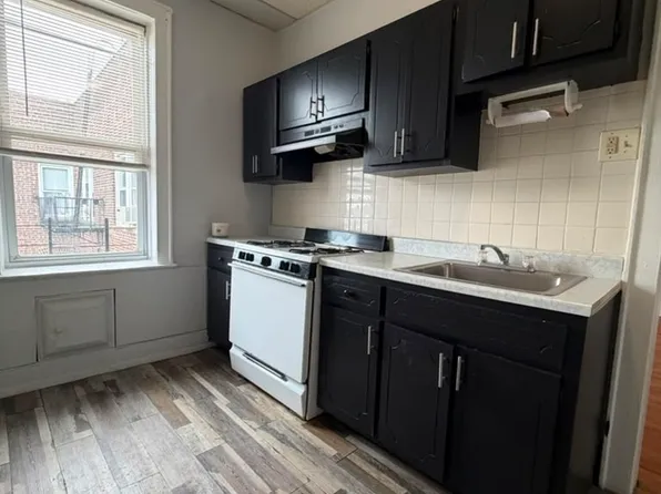 5 Kelly Pkwy, Bayonne, NJ