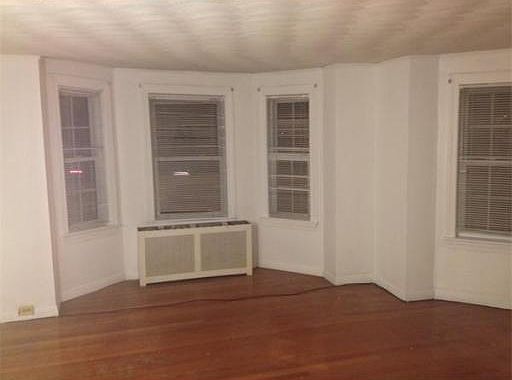 2nd image of 70 Tudor St #1