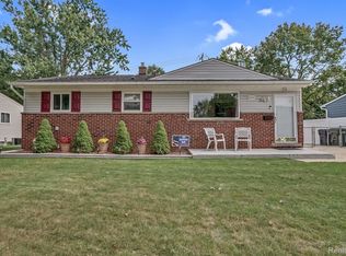 41924 Gainsley Dr, Sterling Heights, MI 48313