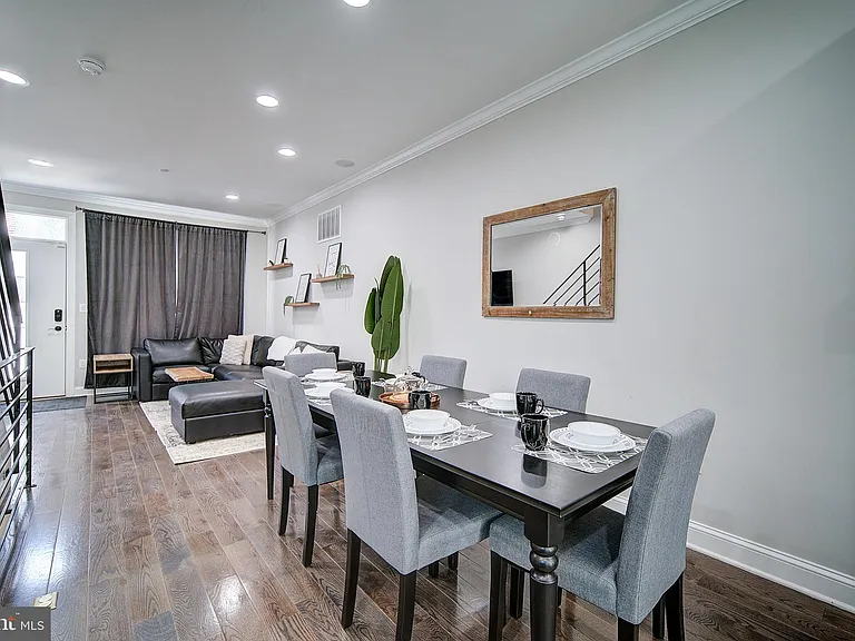 1513 S Lambert St — Photo 33
