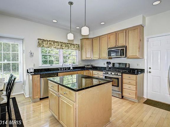 2nd image of 43179 Rockfield Ct