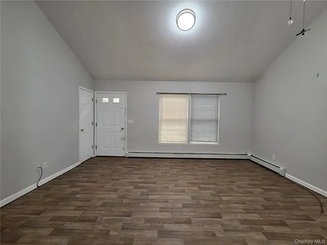 2 bed, 1.0 bath, 800 sqft, $1,900 — Photo 4