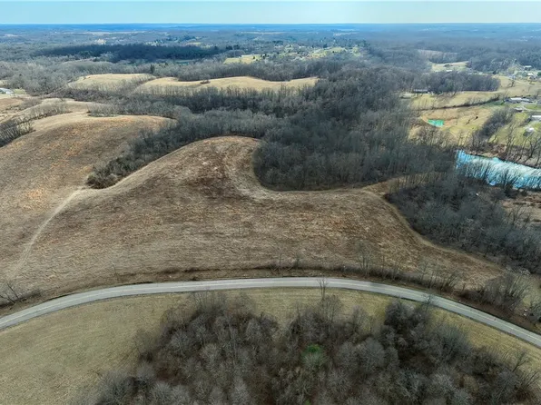 Pinecrest Dr, Zanesville, OH 43701