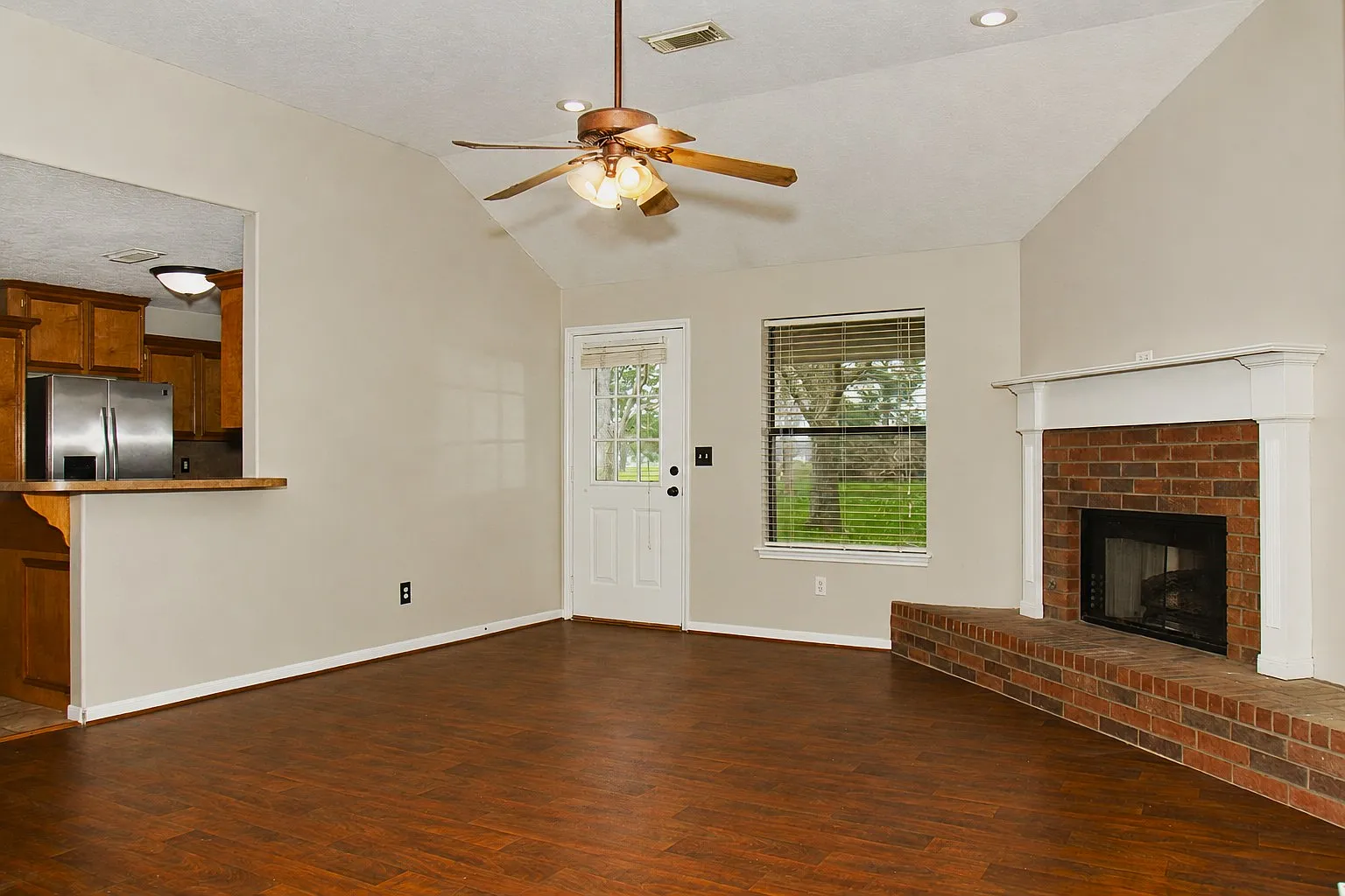 3121 County Road 415B - 1 — Photo 2