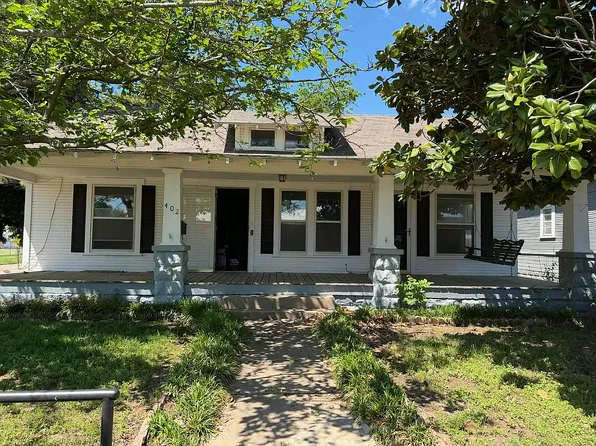 402 E Maple St, Cushing, OK 74023
