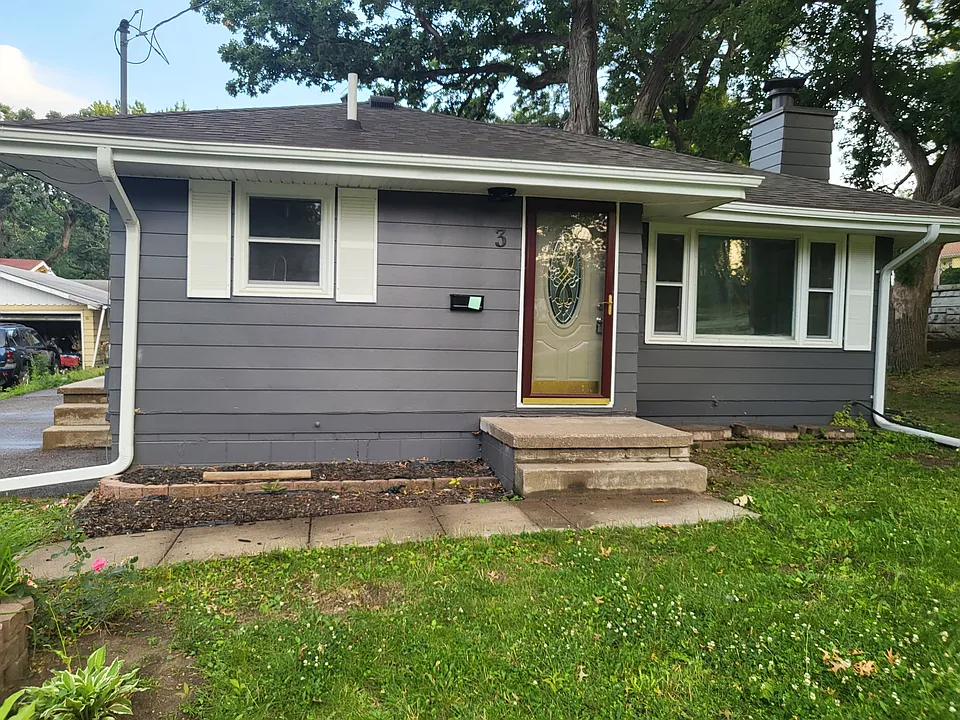 3 E Bell Ave