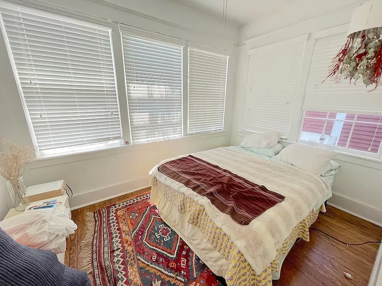 2236 Whitaker St — Photo 6