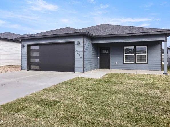 3318 34th St W, Williston, ND 58801