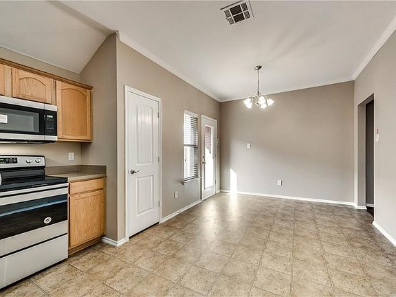 4th image of 4013 Houston Dr