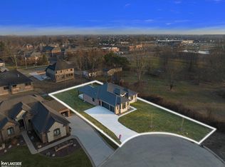 52876 Camelot Ct, Shelby Township, MI 48315