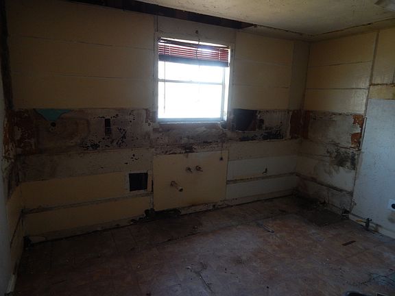 3rd image of 1330 Espinoza St