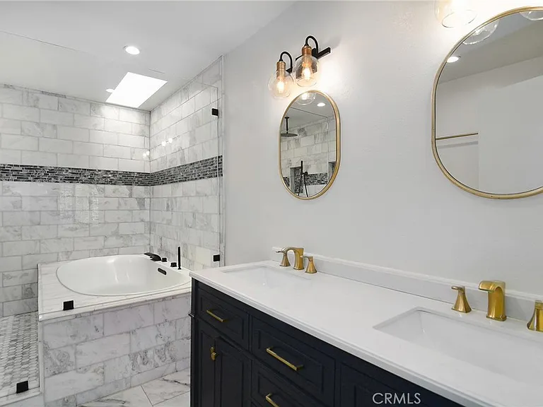 5255 Coldwater Canyon Ave #E — Photo 14