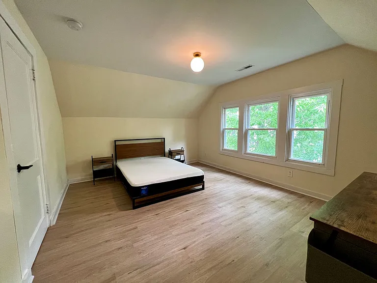 420 Whitney Ave — Photo 41