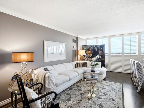 2nd image of 3000 Bathurst St #Penthouse 3