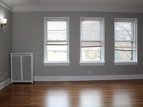 4th image of 6256 N Artesian Ave APT 2