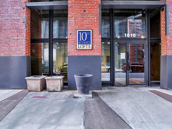 2nd image of 1010 Saint Charles St APT 905