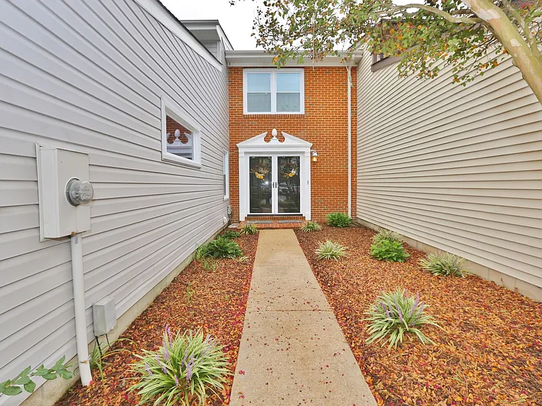 1207 Captain Adams Ct — Photo 42