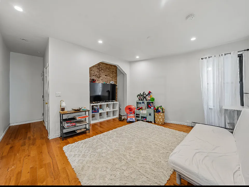2700 Kennedy Blvd #102