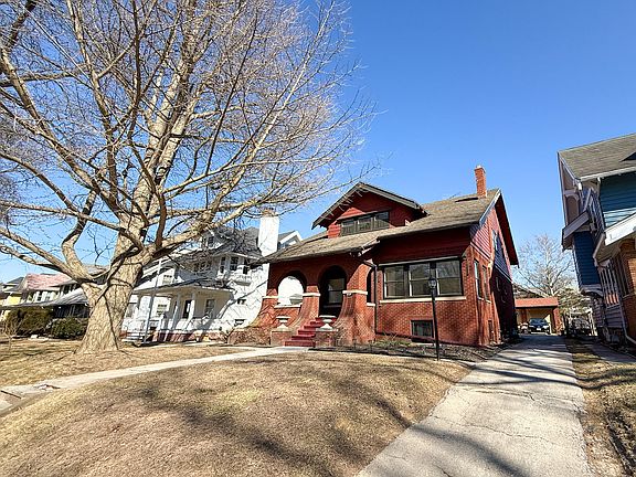3rd image of 2520 Robinwood Ave