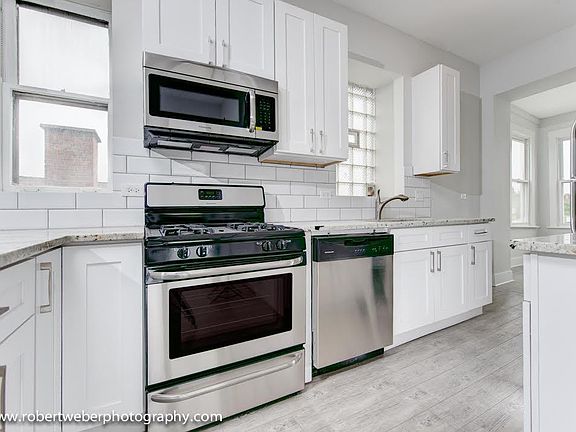 4th image of 1452 W Bryn Mawr Ave APT 3