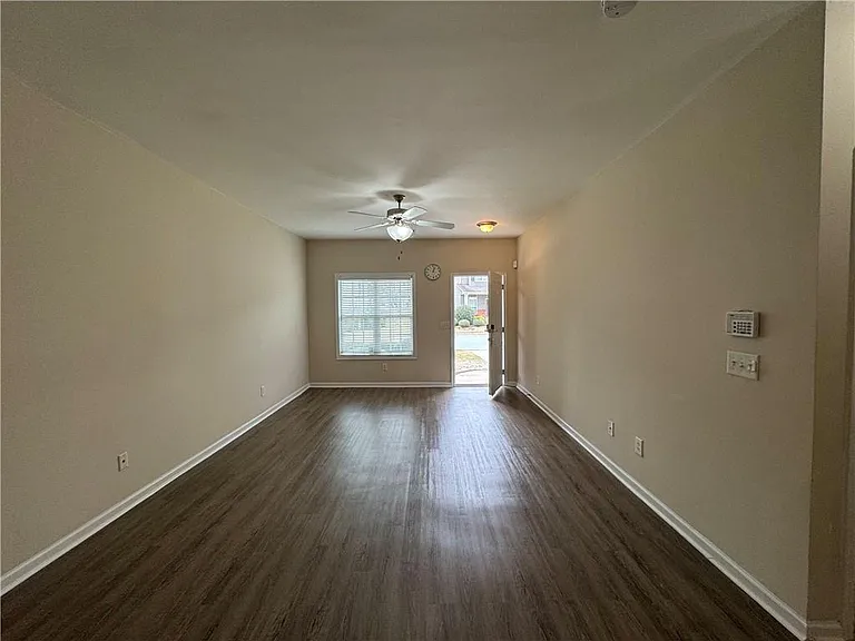 3058 Cedar Glade Ln — Photo 3