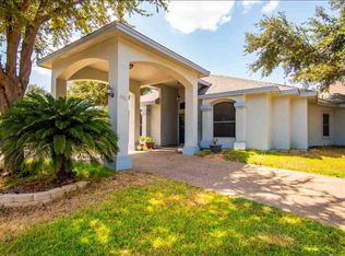 414 Grosbeak St, Laredo, TX 78045