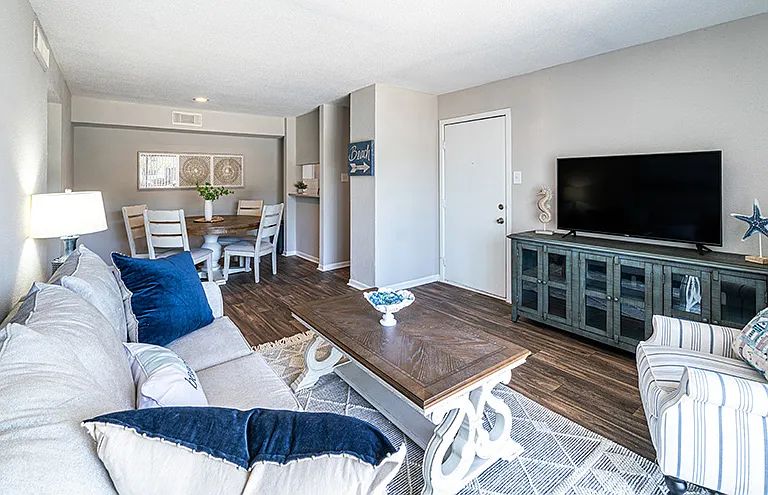 Captain's Landing Apartments — Photo 11