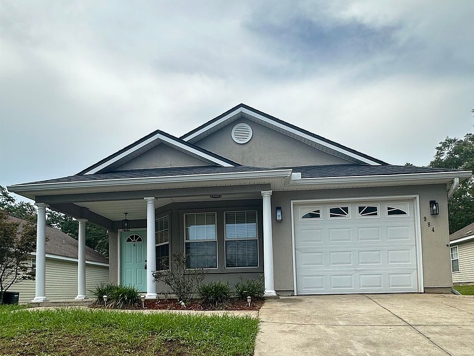 1st image of 984 Beaver Creek Way