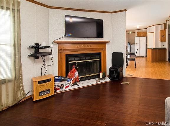 4th image of 113 Robins Hill Ln