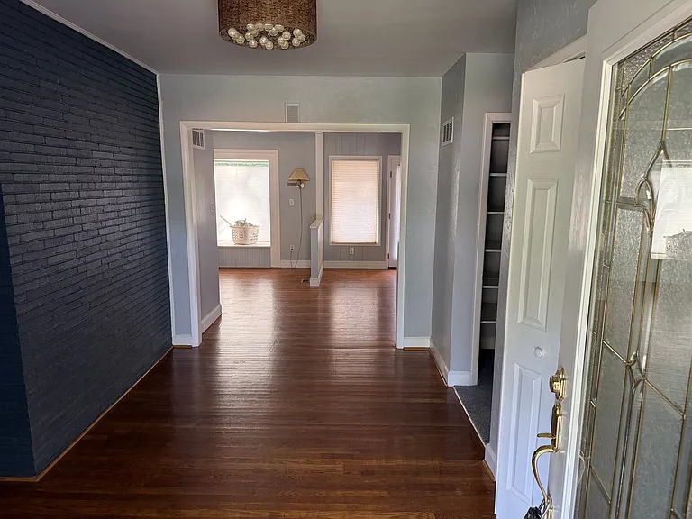 1311 Clover Ln — Photo 12