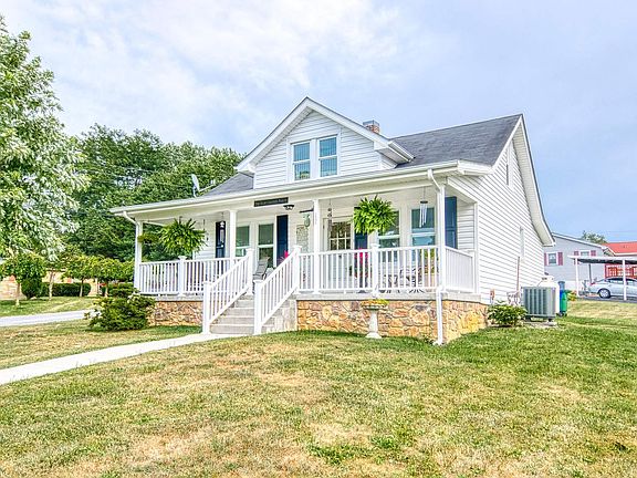 3rd image of 2095 Geneva St