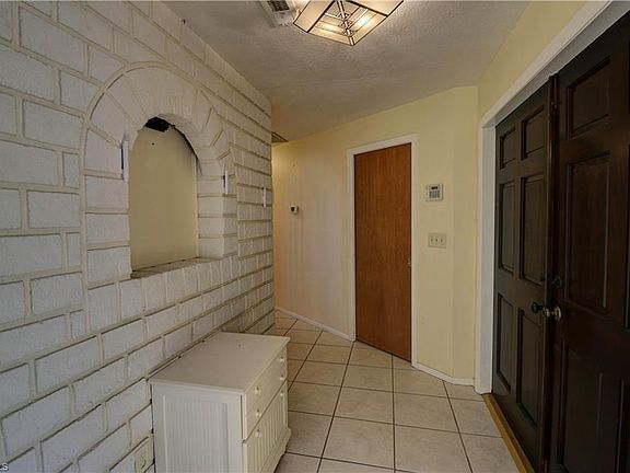 4th image of 1827 SE 13th Ter