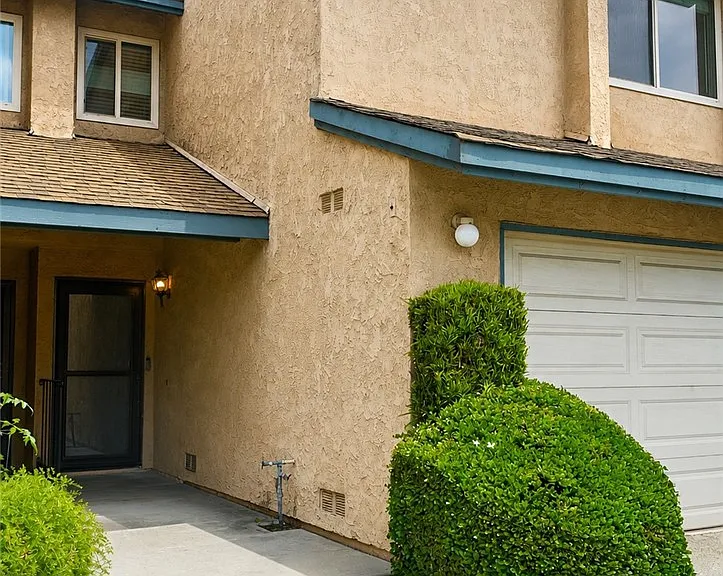312 Shade Ln — Photo 1