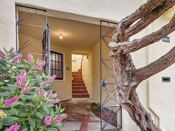 3rd image of 32 Gaviota Way