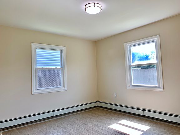 5th image of 61 Farm Ln