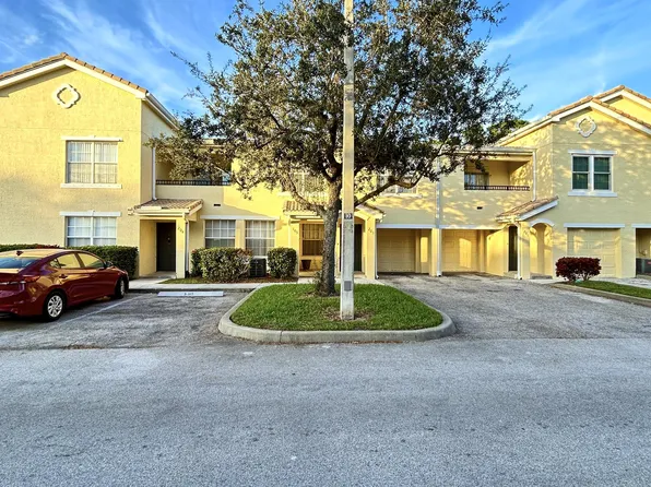 104 SW Peacock Blvd, Pt Saint Lucie, FL