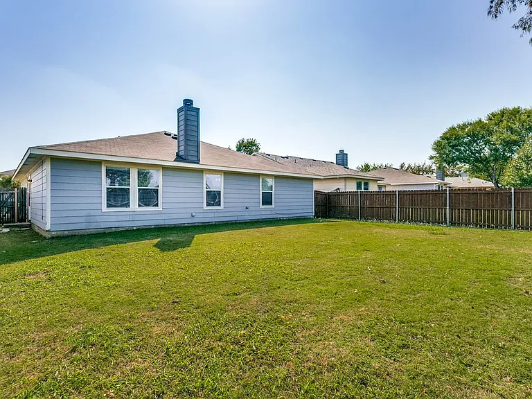 9608 Woodrow Wilson Dr — Photo 3
