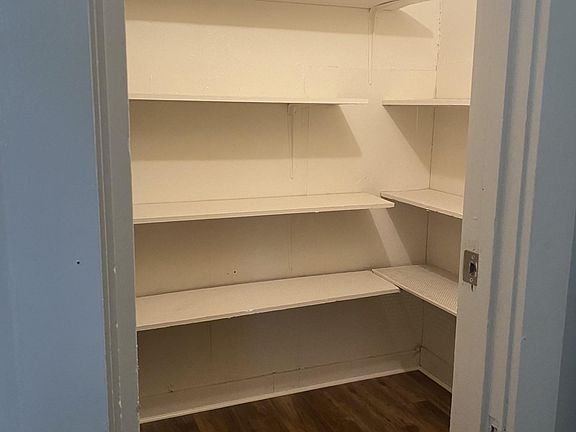 4th image of 714 Evangeline Dr