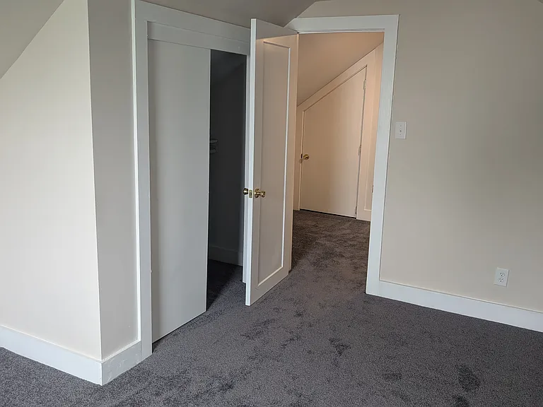 1329 George Washington Hwy N — Photo 9