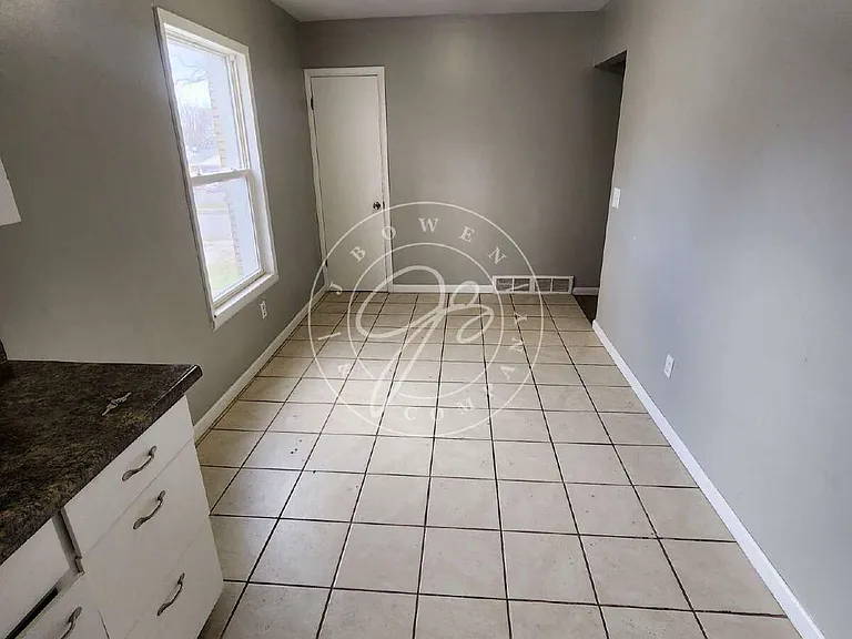 4239 Lewis Ave #2 — Photo 8